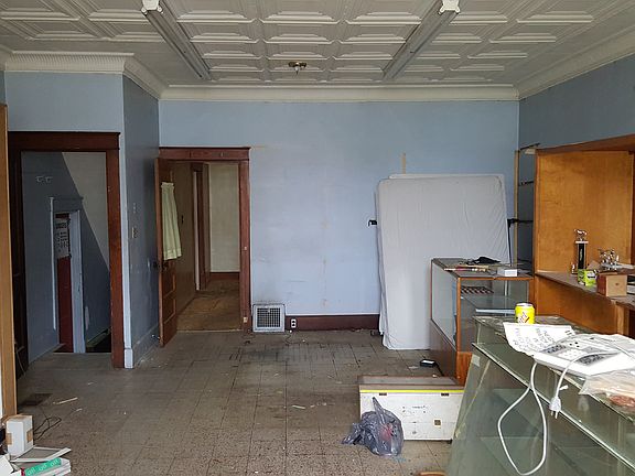 5th image of 1317 E Indianola Ave