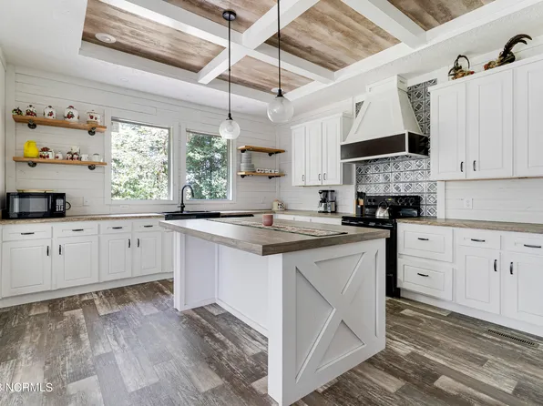724 Wagon Ford Road, Pink Hill, NC 28572