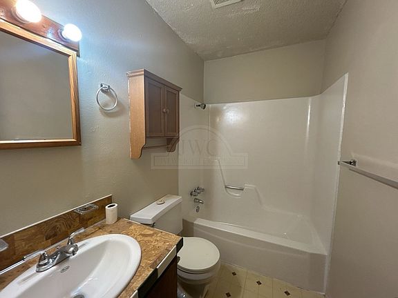 5th image of 1311 Quail Cir APT B