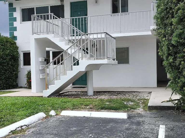 7041 Pembroke Rd #2 — Photo 10