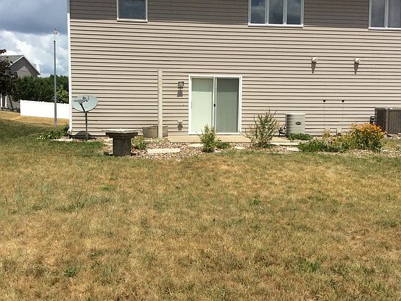 2nd image of 613 SE Chaparal Ct