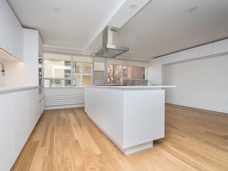 263 Russell Hill Rd — Photo 15