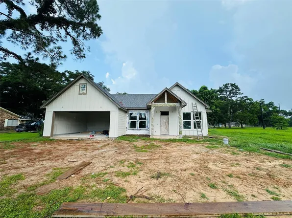 6610 Spencer Dr, Freeport, TX 77541