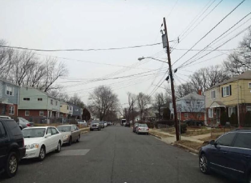 2nd image of 2308 Lakewood St