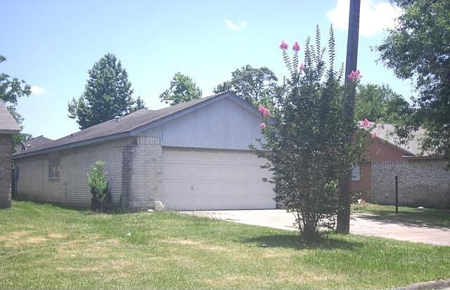 2nd image of 8742 Parkway Forest Dr