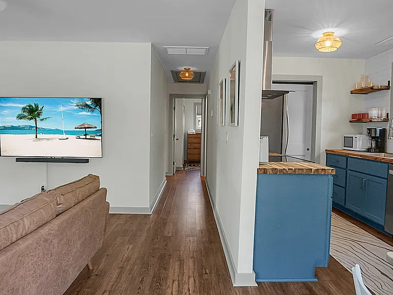 222 E Hudson Ave — Photo 17