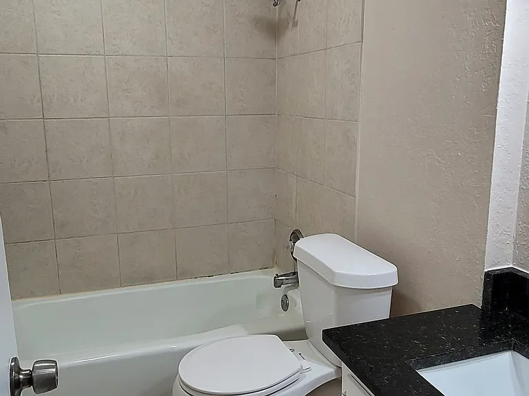 728 N Main St — Photo 10