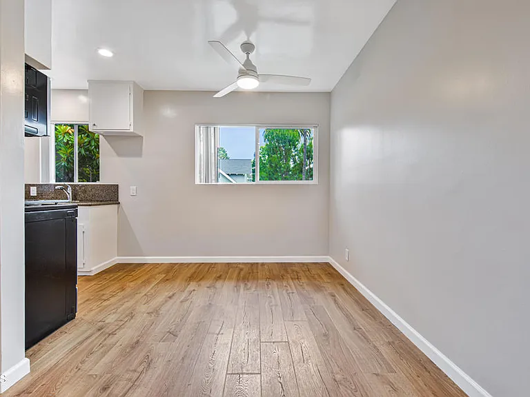 720 E Mountain St #15 — Photo 4