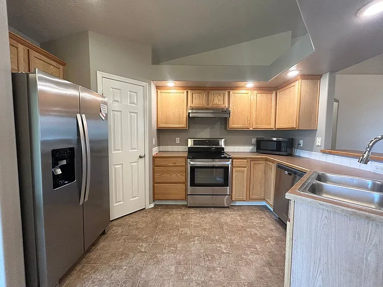 115 E Cassidy Dr — Photo 11