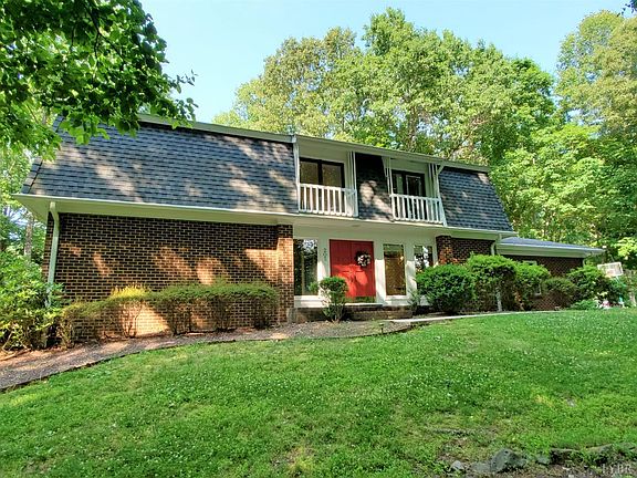 2nd image of 205 Ivy Dr