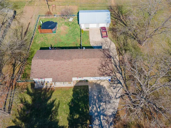 901 F St, Saint James, MO 65559