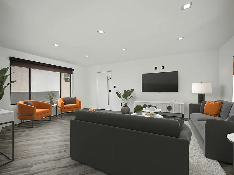 955 N Oxford Ave #5 — Photo 2
