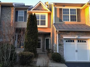 946 Huntington Dr #946, Fishkill, NY 12524