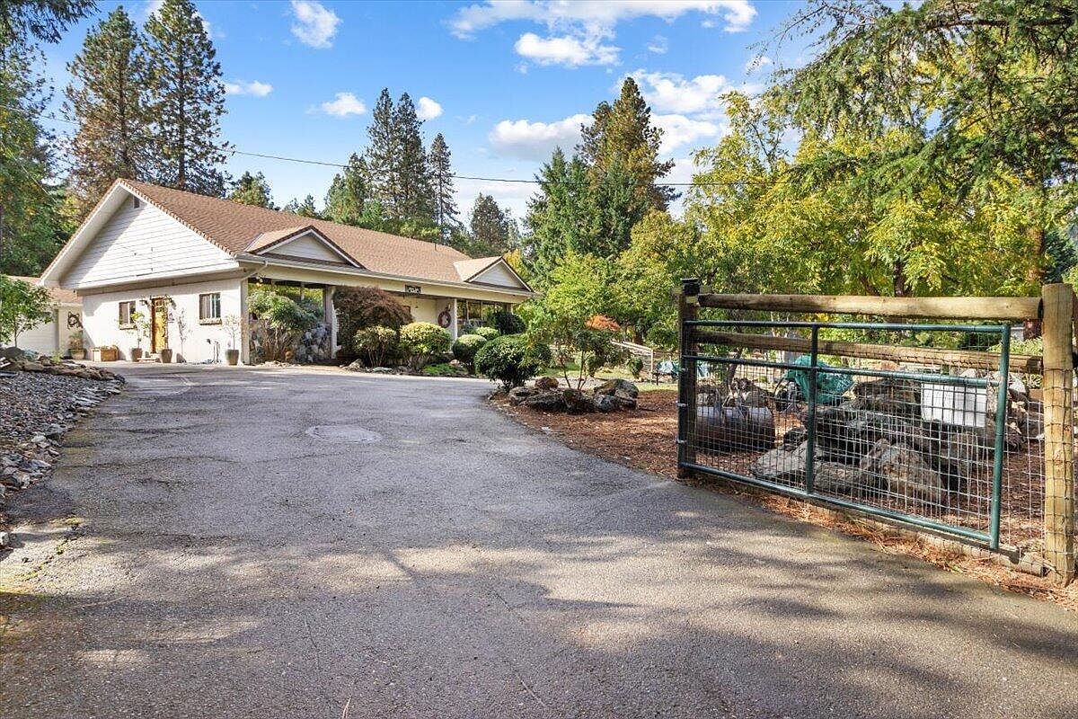 275 NW Woodbrook Dr, Grants Pass, OR 97526 MLS 220172466 Zillow