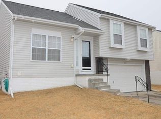 15821 Redwood St, Omaha, NE 68136