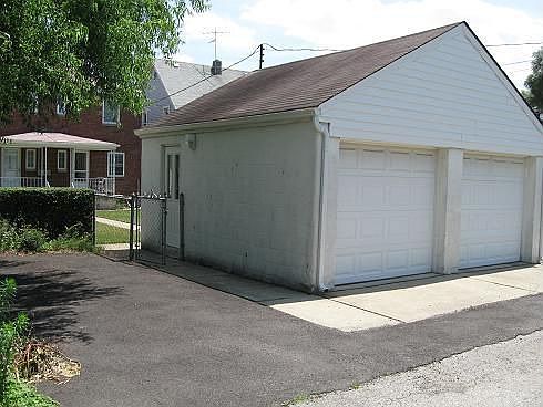 2-Car Garage
