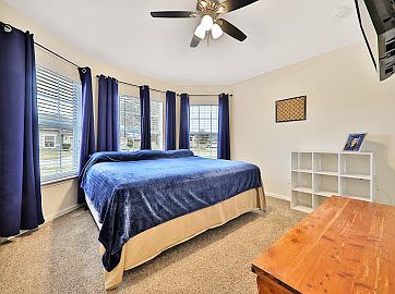 4th image of 189 E New England Dr
