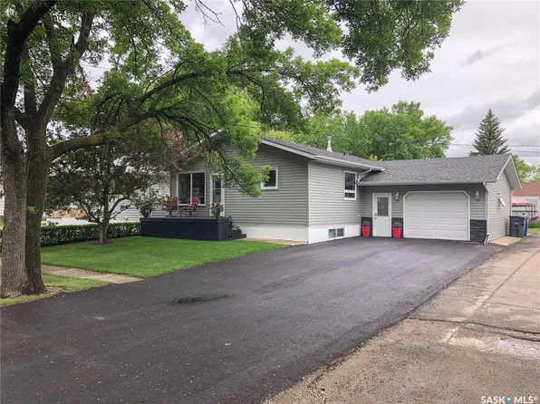 812 Qu'appelle Street, Grenfell, SK S0G 2B0
