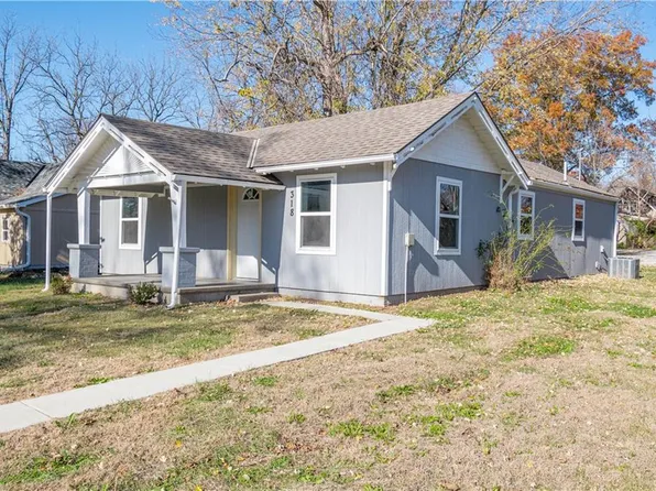 318 W Front St, Grain Valley, MO 64029