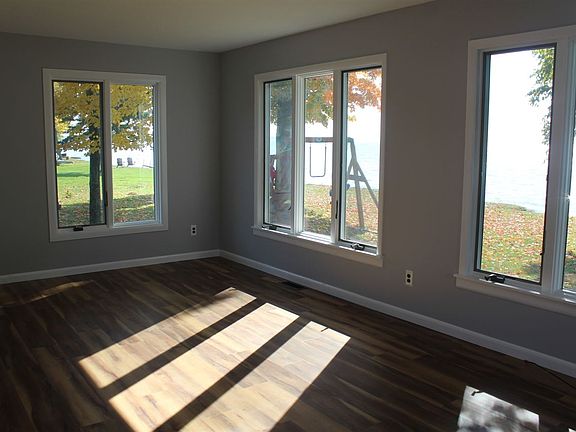 5th image of 8433 E Houghton Lake Dr