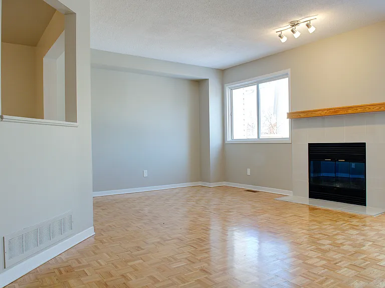 2 Tamara Way — Photo 12