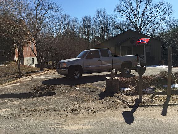 2nd image of 4391 Sunset Dr