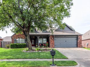 4514 E 142nd St S, Bixby, OK 74008