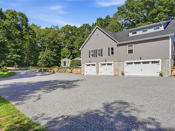 3rd image of 95 Buttonwoods Rd