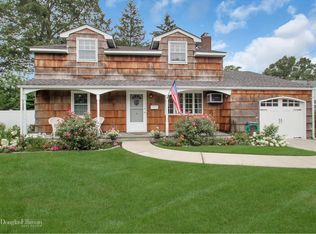 13 Springdale Ave, Massapequa, NY 11758