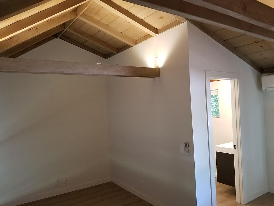 1st image of 21 Waverley Ct #2