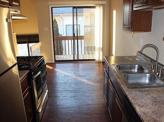 4th image of 1351 Kingsbury Dr Unit 4