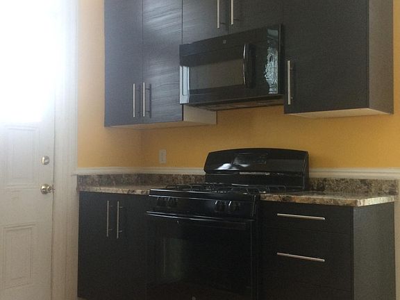 5th image of 3308 Salena St Floor 1