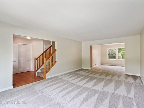 3rd image of 976 Williamsburg Park