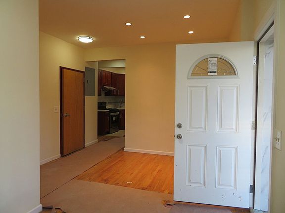 5th image of 104 E 28th St #1