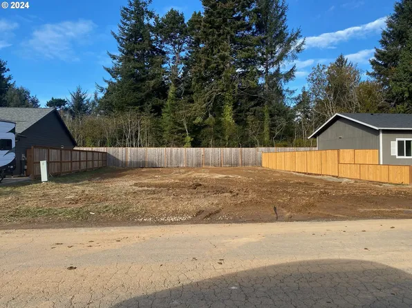 479 North Ave NE, Bandon, OR 97411