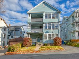 226 Ledgeside Ave, Waterbury, CT