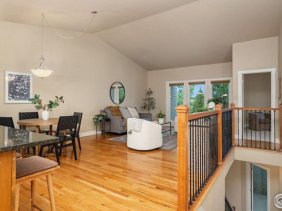 5th image of 4056 Avenida Del Sol Dr