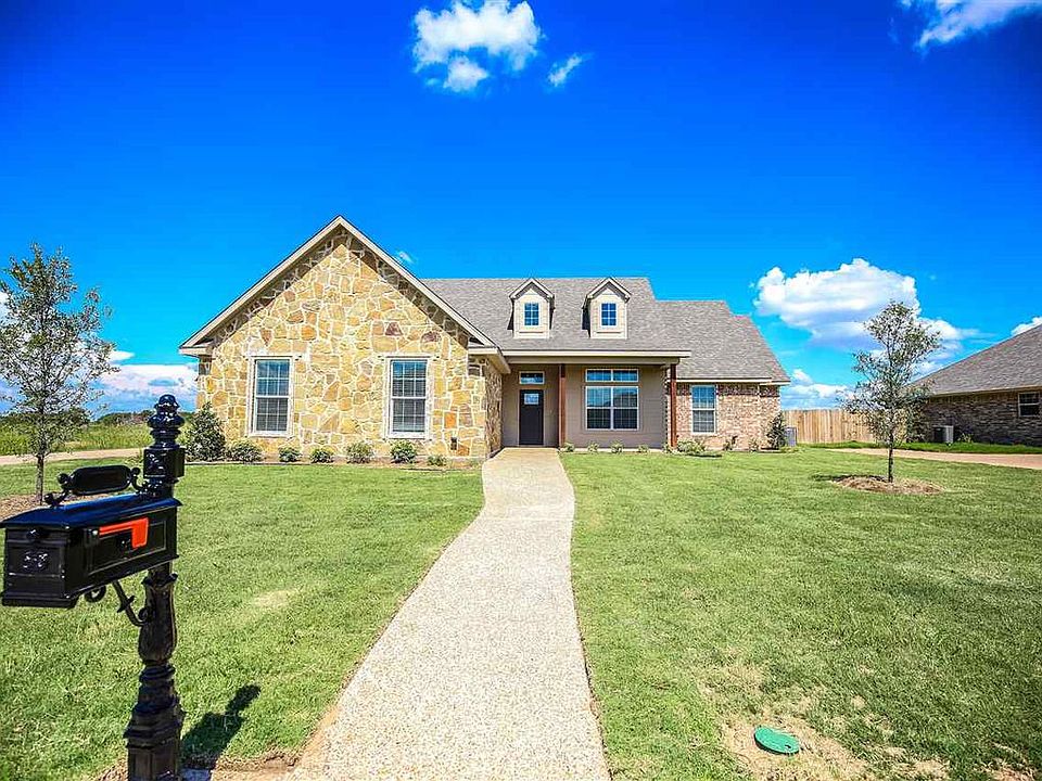 1st image of 1021 Queen Elizabeth Dr