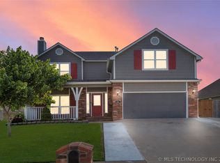 5115 Skylane Pl, Sand Springs, OK 74063