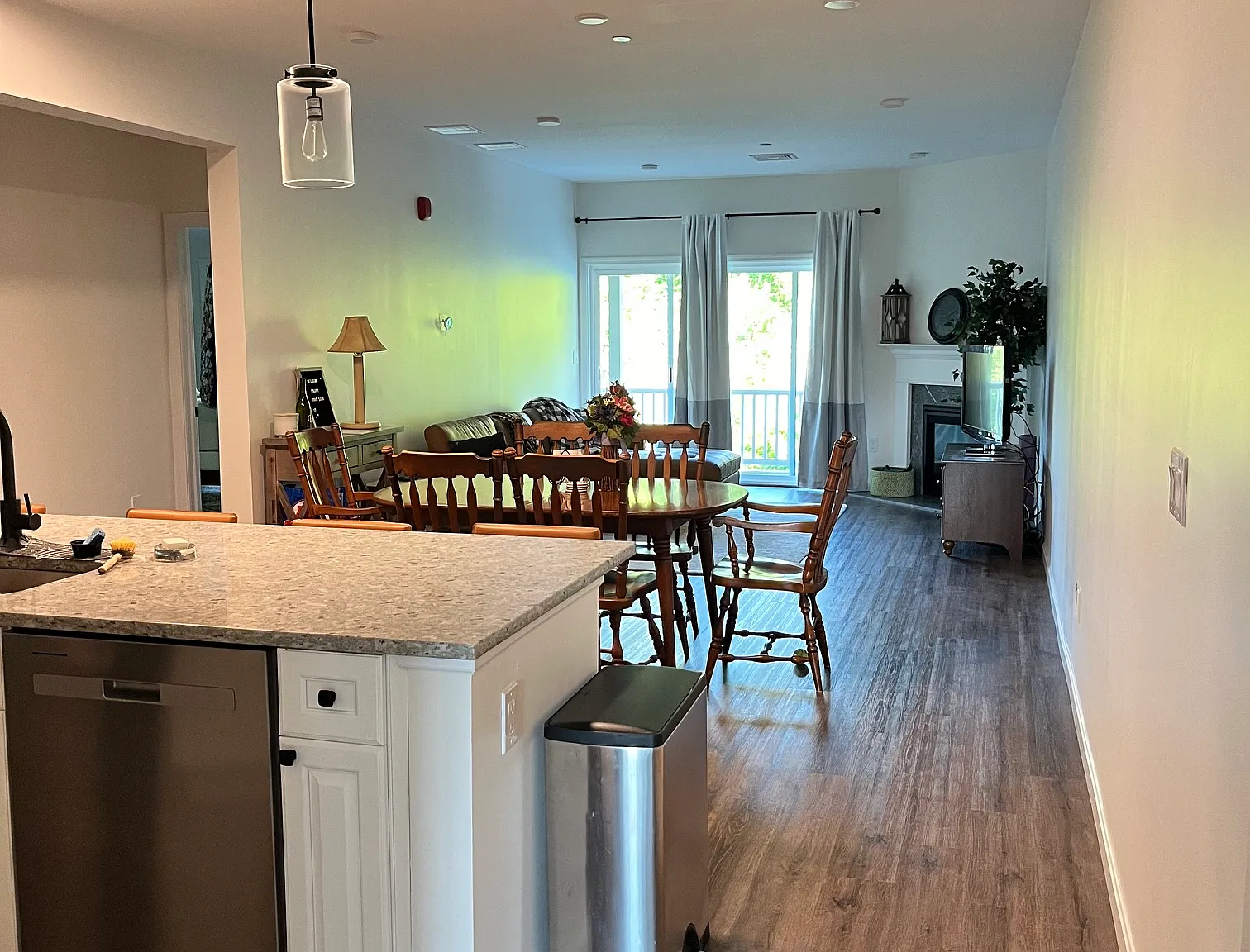 3 bed, 1344 sqft, $14,500 — Photo 3