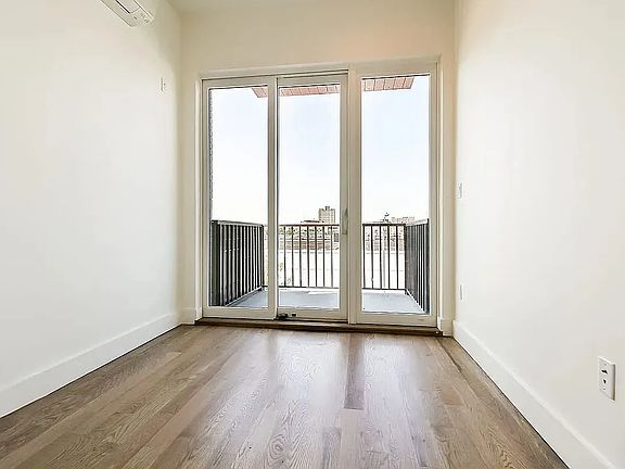 3rd image of 1503 Jefferson Ave #4B