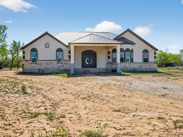 510 HIGH MDW, Lytle, TX 78052