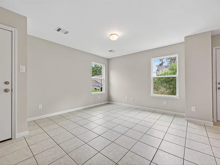 14774 Bowie Ln — Photo 10