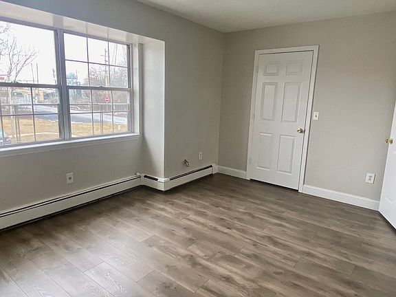 4th image of 32 Palmer Ave APT 10