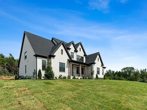 3rd image of 1024 Sinatra Dr Lot 18