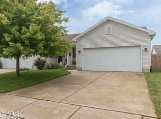 9 Lake Trail Rd, Bloomington, IL 61704