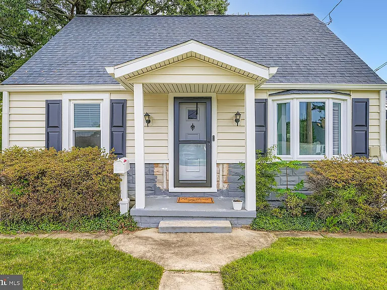 515 Taney Ave — Photo 26