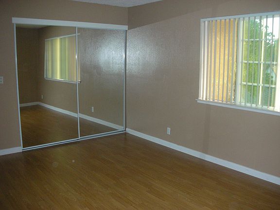 4th image of 408 Capricorn Ct