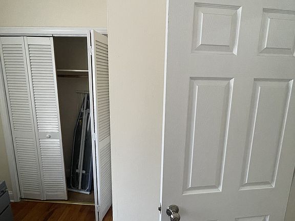 3rd image of 894 Huntington Ave APT 4