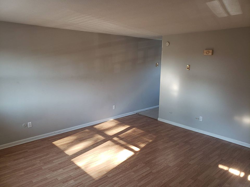 2nd image of 309 N Marshall Ave APT 10
